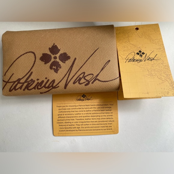 🆕Patricia Nash♥️Italian leather Tan Semi-tooled Shoulder bag - Picture 8 of 16